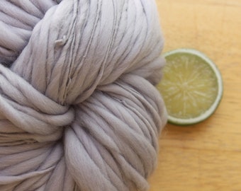 Grey Yarn, Thick and Thin Yarn, Handspun Yarn, Bulky Merino Wool Yarn, Homespun Yarn, Weaving Yarn, Knitter Gift, Chunky Crochet Yarn Soft