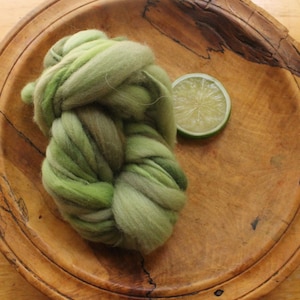 Spring Green Yarn, super bulky handspun art yarn mini skein, chunky crochet yarn handmade, thick and thin yarn sample, hand dyed merino wool