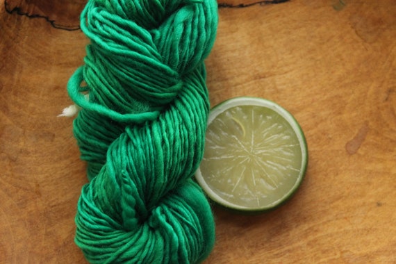 Emerald Green Yarn Mini Skein DK Handspun Yarn Merino Yarn 