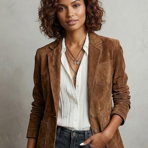 Blazer feminino de camurça marrom – Jaqueta de couro sob medida, estilo conhaque discreto