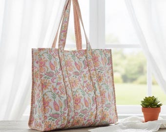 Katoenen gewatteerde draagtas met bloemenprint: milieuvriendelijke boodschappentassen voor op de markt