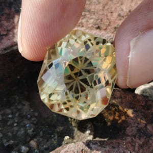 Citrine Flower Cutting 27 Carats, 17×20 MM Hanami Cut Gemstone, Yellow Color Shape Radiant Loose Stone, Natural Citrine Stone.