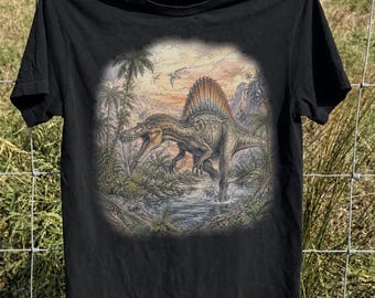 Maglietta Dinosaur Wild Life, T-shirt Spinosaurus vintage, Maglietta regalo paleontologica retrò, Top grafico preistorico Comfort Colors