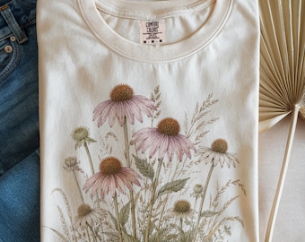 Maglietta vintage con stampa di fiore di echinacea, t-shirt botanica in stile cottagecore, top retrò con fiori selvatici, Comfort Colors, regalo per gli amanti della natura e del giardinaggio.