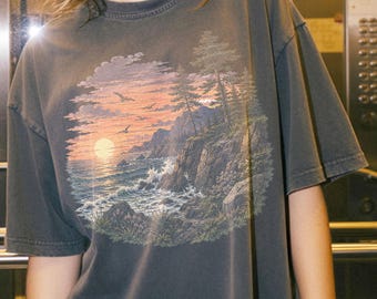 T-shirt retrò da spiaggia, maglietta con grafica di tramonto, foresta e oceano, regalo per amanti della natura selvaggia, maglietta vintage da costa e montagna Comfort Colors