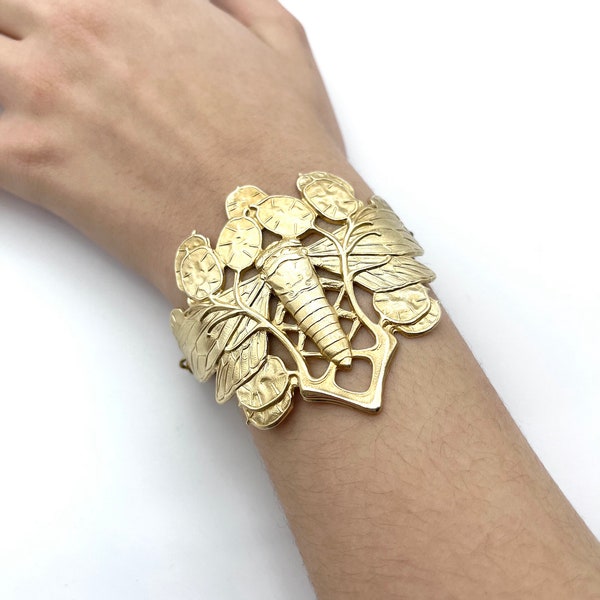 Cicada Bracelet With Honesty Leaves