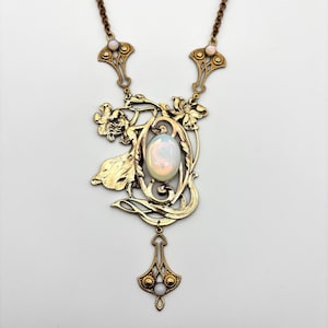 Arts & Crafts Necklace With Opaline