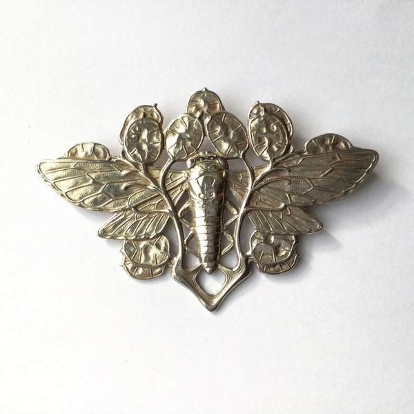 Broche Cigale avec fond Honnêteté