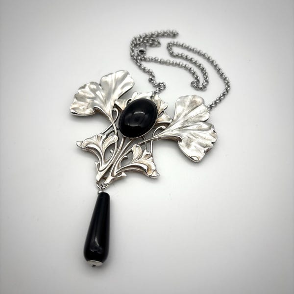 Gingko Leaf  Necklace with Onyx And Glass