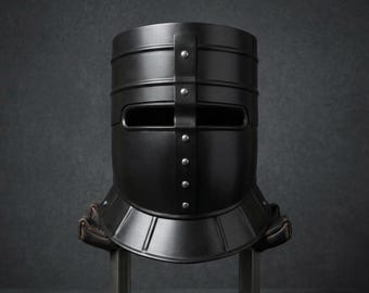 Elmo in acciaio nero fatto a mano, elmo da cavaliere gotico, elmo da crociato templare per cosplay LARP,