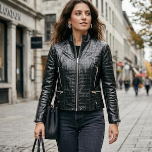 Schwarze Krokodillederjacke für Frauen, Echtleder Bikerjacke, Moto-Jacke mit Krokoprägung, Luxus-Streetwear, Geschenk-für-Sie