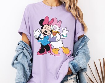 Chemise rétro Minnie Daisy, t-shirt amis Disney vintage, t-shirt graphique Disney blanc couleurs confort, chemise voyage Disney, t-shirt cadeau meilleur ami