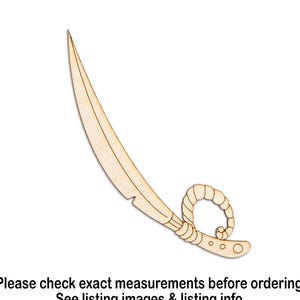 Figura de madera de espada pirata cortada con láser, sin acabado, disponible en varios tamaños.