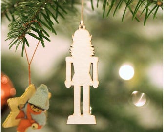 くるみ割り人形の王様木製オーナメント - レーザーカット未塗装クリスマスオーナメント - 複数サイズ展開