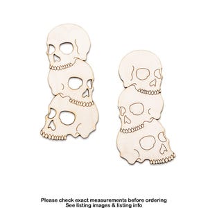 Houten uitsnede schedelstapel-detail-twee ontwerpopties-halloweendecor-schedeldecor-gotische ambachten-verschillende maten-doe-het-zelf-nijverheid-botstapel-griezelige ambachten