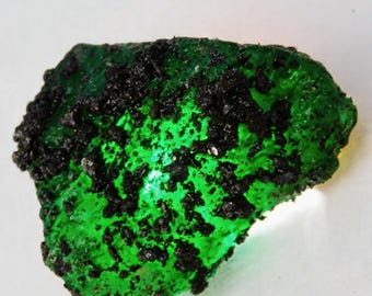 56+ Ct Natural Green Emerald Uncut Rough Gemstone  Certified Raw Rough May Birthstone For Anniversary & Craft Creation Use