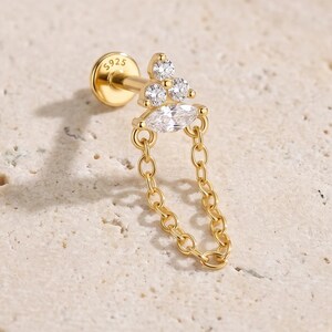 Brincos de pino com rosca e base plana em ouro 18K, com corrente e zircônias cúbicas, brincos delicados para cartilagem e hélice, um presente perfeito para mulheres.