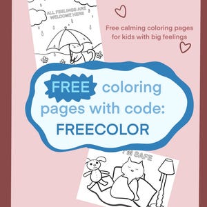 以下が含まれることがあります： 黒い持ち手と「But First, Coffee」のテキストが黒い太字で書かれた白いセラミックマグ。マグカップは木製の表面に置かれています。マグカップの高さは約10cmです。