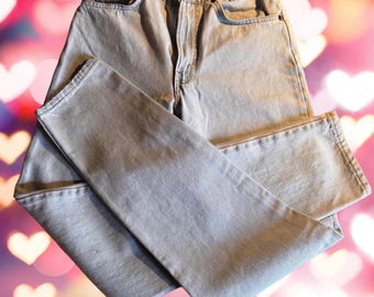 Vintage 550 Levi 29 x 34 Light Blue.  (11a)