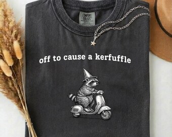 Comfort Colors® aus, um ein Kerfuffle Shirt zu verursachen | Lustiges Waschbär-Roller-T-Shirt