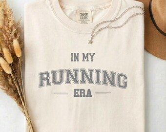 In meiner Lauf Era Shirt, Komfort Farben Marathon T-Shirt, Geschenk für Läufer, Renntag Outfit