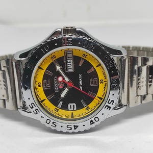 Reloj automático vintage Seiko 6309: esfera negra y amarilla, fabricado en Japón imagen 8