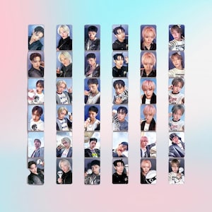 Puede incluir: Una colección de tarjetas fotográficas rectangulares con varias personas. Las tarjetas muestran retratos de personas con diferentes peinados y vestimenta. El fondo tiene un degradado de rosa y azul.