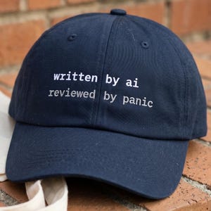 AI Cap 作成 | Dev Humor Hat Unstructured | Vibe Coding Gift Unisex | Prompt Engineer Nerd CS Grad Lazy Tech Present | 現代のジョーク