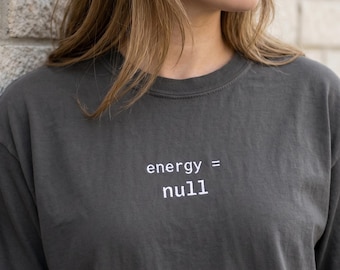 Empty Battery Humor Shirt Programmer Slang Top Coding Burnout Gift Scripting Error Wear Web Developer Present Tech Satire Dark Academia Tee