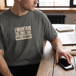 Camiseta para desenvolvedores e administradores de sistemas seniores | Camiseta para administradores de rede, administradores de banco de dados e suporte à produção | Camiseta essencial para maridos de líderes técnicos imagem 6