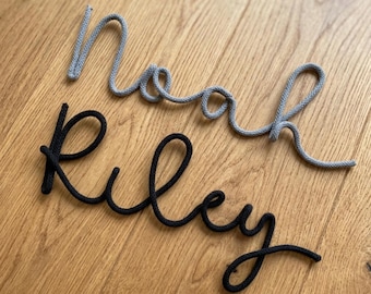 Spersonalizowana, dzianinowa grafika z imieniem i nazwiskiem, z pasującą, spersonalizowaną dekoracją ścienną do pokoju dziecięcego, prezent na baby shower, tabliczka do pokoju dziecięcego, wystrój pokoju dziecięcego w stylu boho