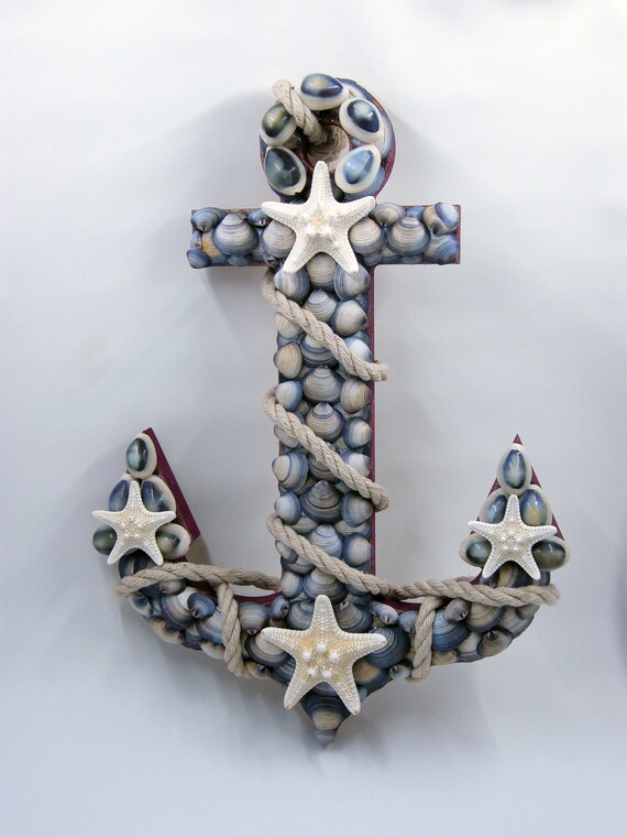 Seashell nautical anchor for your coastal decor.