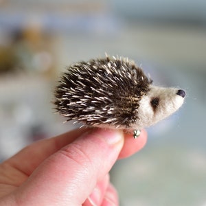 Needle felted hedgehog brooch- cream head color