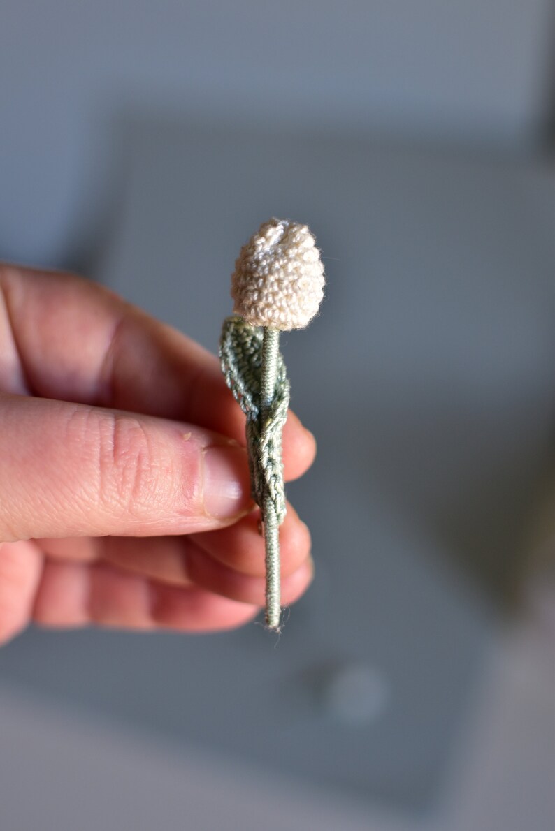 White tulip brooch image 1