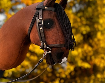 Caballo de juguete marrón realista HH
