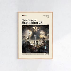 Könnte beinhalten: Ein gerahmtes Poster mit dem Titel "Clair Obscur: Expedition 33" in schwarzer Schrift. Das Kunstwerk zeigt eine Fantasy-Szene mit Figuren vor einem großen, leuchtenden Wesen. Das Poster hat einen beigen Hintergrund und einen Holzrahmen. Das Datum "/2025 Apr 24" ist sichtbar.
