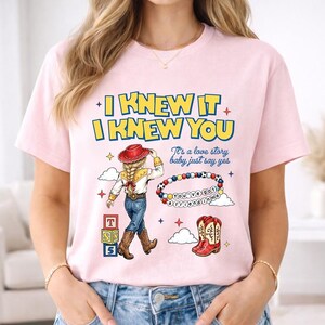 Camiseta Jessie Cow Girl, Camiseta Toy Story 5 I Knew It I Knew You, Camiseta Family You've Got A Friend In Me, Camiseta WDW Disneyland Girls Trip imagen 3