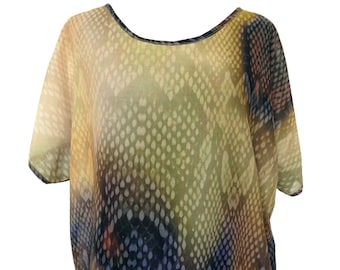 Chemise survolée Yellow Snake Print, Chemise d’été taille plus, Chemise imprimé animal, Chemise serpent jaune, Chemisier Viscose oversided