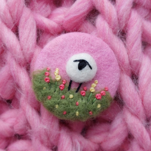 Swirly Sheep Brooch In Pewter - Scottish Goods And Dance Supplies | Highland X Press - Foto 2