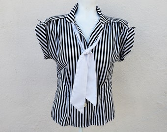 Collegiana 80s striped top