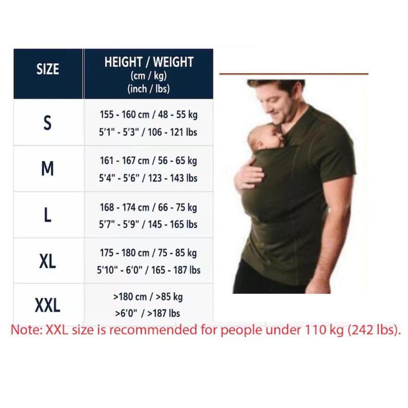 Peut inclure: Un t-shirt porte-b&eacute;b&eacute; vert olive avec un tableau des tailles. Le tableau indique les tailles S, M, L, XL et XXL, avec les mesures de taille et de poids correspondantes en cm/kg et en pouces/lbs. Une personne porte le porte-b&eacute;b&eacute;, tenant un b&eacute;b&eacute;.