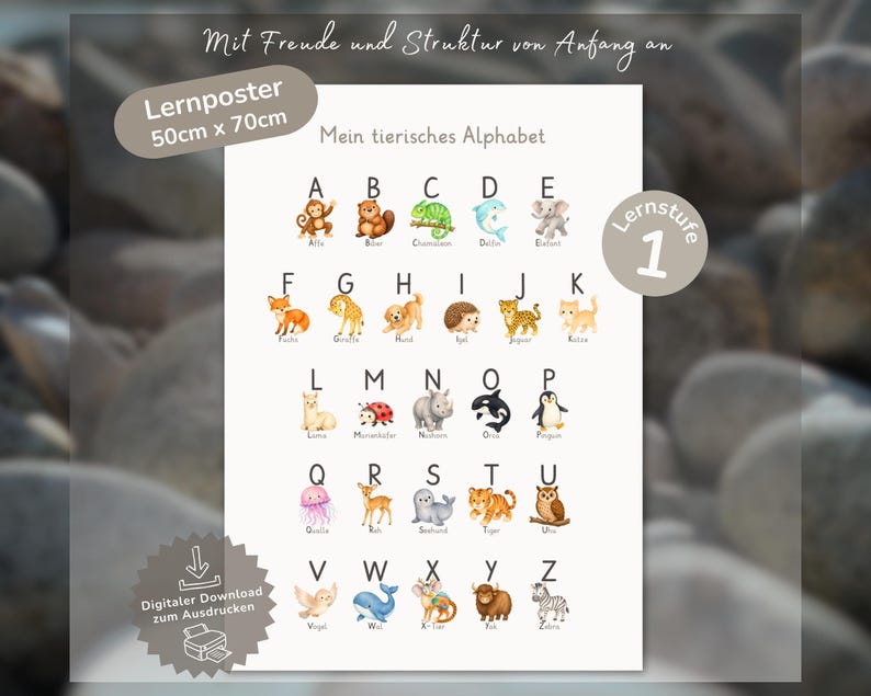 Op de afbeelding: Een witte educatieve poster getiteld Mein tierisches Alphabet met de letters A tot en met Z, elk gecombineerd met een kleurrijke aquarelillustratie van een dier. De poster meet 50cm x 70cm en bevat de tekst Lernposter en Lernstufe 1.