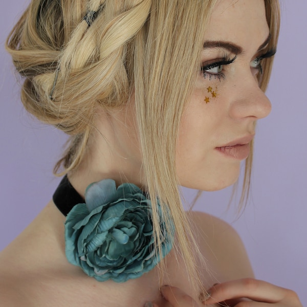 Teal floral Marie Antoinette choker necklace