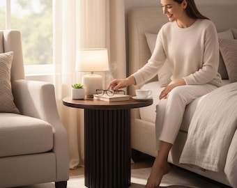 Hand Carved Black Wooden Reeded Fluted Round Side Table – Modern Accent Table – Decorative End Table for Living Room Bedroom