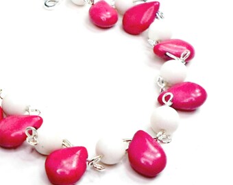 HAQNDMADE Pat2 bracelet teardrop beads hot pink and white wirework size 7