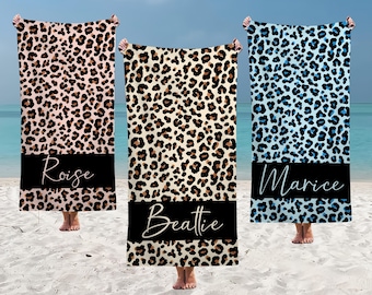 Personalisierte Leopard Strandtücher, Name Gepard Pool Handtuch, Western Preppy Strandtuch, Individuell bedrucktes Schwimmtuch, Sommerferien Geschenk