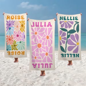 Serviettes de plage personnalisées, Serviette de piscine florale rétro, Serviette de bain prénom, Serviette de bain imprimée personnalisée, Serviette de plage bachelorette, Cadeau vacances d'été