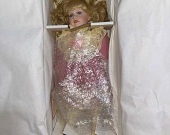 Never Out Of Box Design Debut Porcelain Doll KIRSTEN 17in With Paperwork