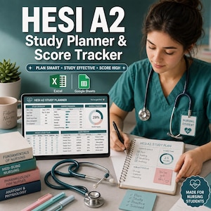 Op de afbeelding: Een digitale HESI A2 Study Planner and Score Tracker tool weergegeven op een tablet en een spiraalblok. De set bevat een stethoscoop, een stapel verpleegkundige studieboeken, pennen en memoblaadjes met studiegerelateerde tekst en afbeeldingen.