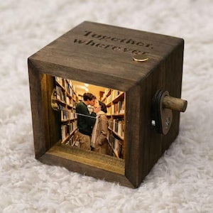 Caja de animación de libro de fotos personalizado, libro de fotos de madera personalizado con luz, caja de imágenes con manivela personalizada, regalos de aniversario creativos.